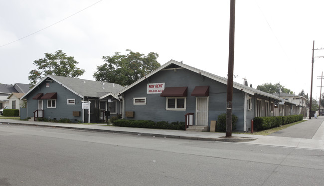 400-410 S Philadelphia St in Anaheim, CA - Building Photo - Building Photo