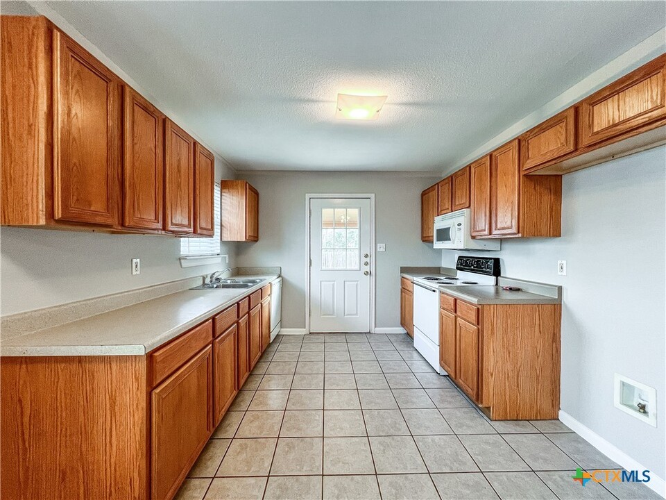 337 S Water Ln in New Braunfels, TX - Building Photo