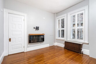 261 Beacon St, Unit 32 in Boston, MA - Building Photo - Building Photo