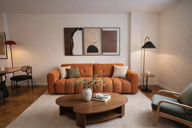 350 W 43rd St in New York, NY - Building Photo - Building Photo