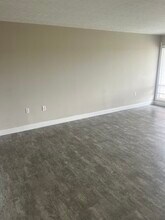 200 Thistlewood Ave, Unit 400 in Frankfort, KY - Building Photo - Building Photo