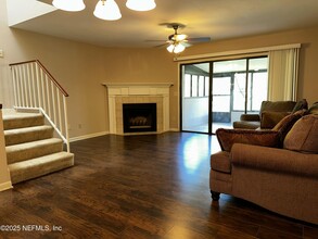 3801 Crown Point Rd in Jacksonville, FL - Foto de edificio - Building Photo