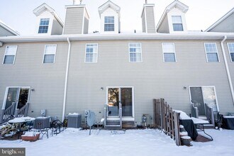 1603 Blossom Cir, Unit 3C in Dayton, NJ - Building Photo - Building Photo