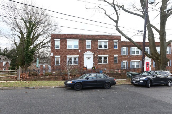 2608 29th St Se in Washington, DC - Building Photo - Building Photo