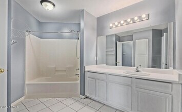 280 S Elizabeth Way in Chandler, AZ - Foto de edificio - Building Photo