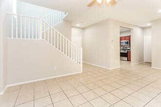 1230 Maple Pines Ave in North Las Vegas, NV - Foto de edificio - Building Photo