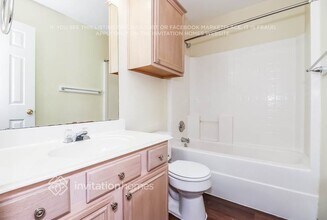 1013 Hidden Oaks Dr in Burleson, TX - Building Photo - Building Photo
