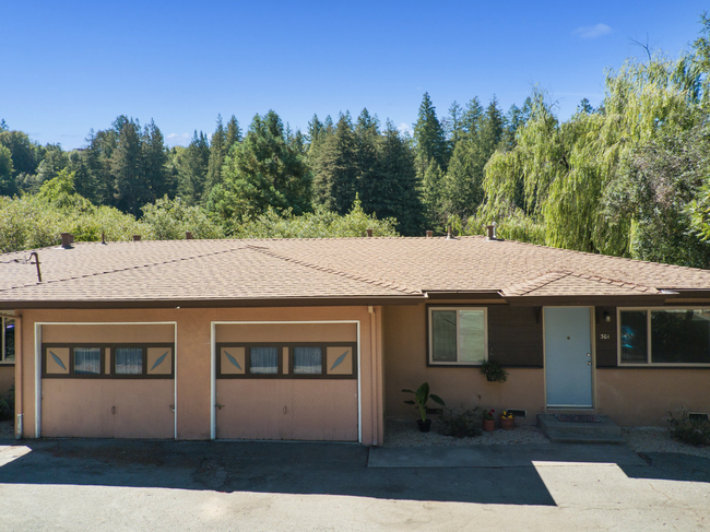 301 Canham Rd, Unit 301 in Scotts Valley, CA - Foto de edificio - Building Photo