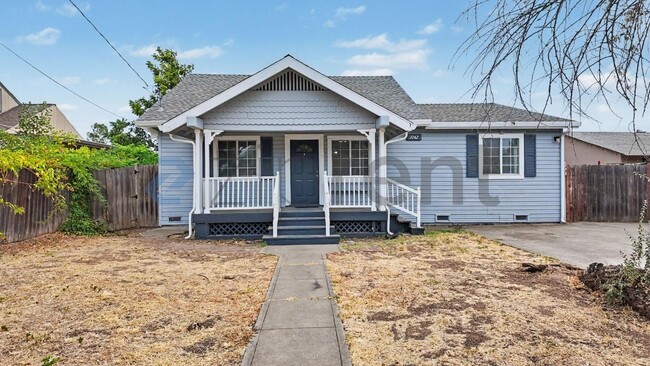 property at 1042 Las Palmas Ave