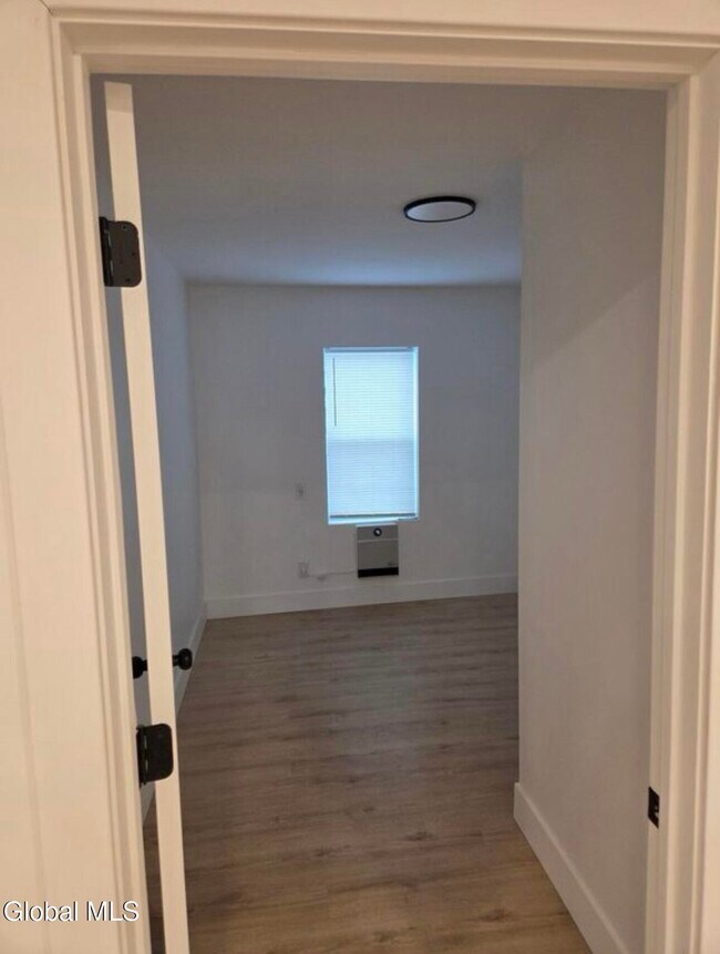 31 Van Zandt St in Albany, NY - Building Photo - Building Photo