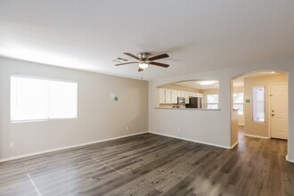 7637 S 27th Way in Phoenix, AZ - Building Photo - Building Photo