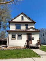 815 5th St SW, Unit 2 in Willmar, MN - Building Photo