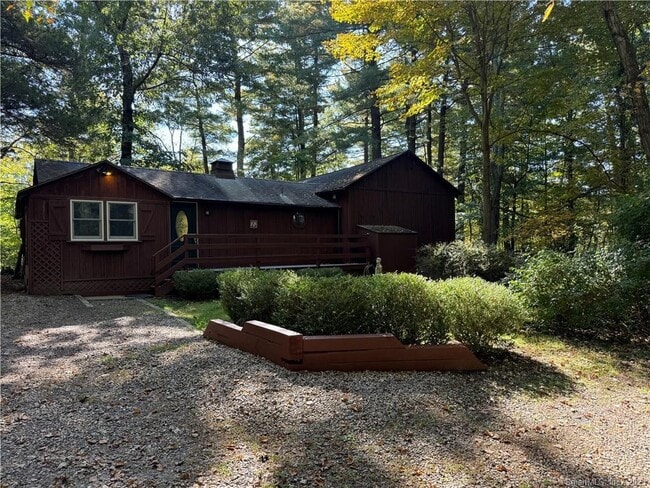 property at 32 Beeholm Rd