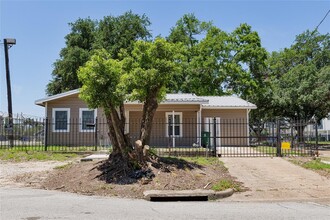 4715 Chapman St in Houston, TX - Building Photo - Building Photo