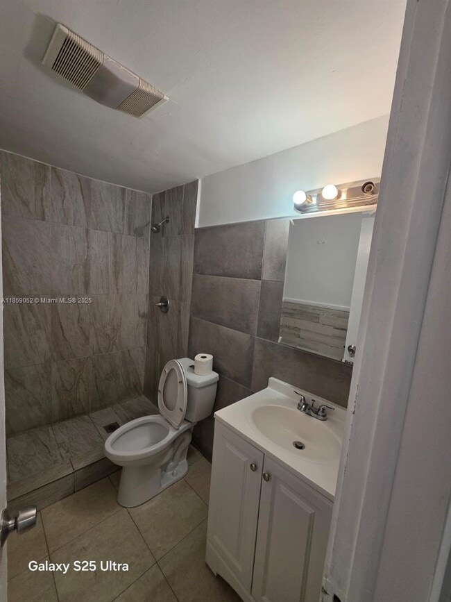 4732 SW 33rd Ave in Fort Lauderdale, FL - Building Photo - Building Photo