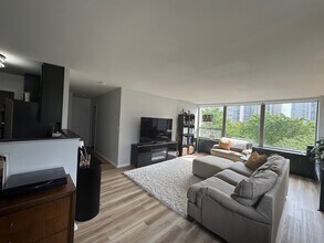 1460 N Sandburg Ter in Chicago, IL - Foto de edificio - Building Photo