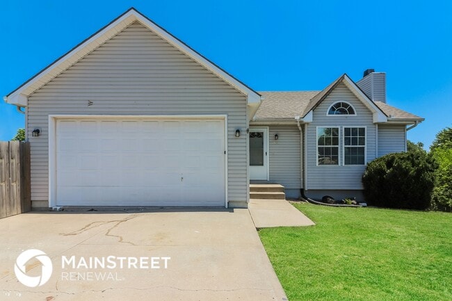 property at 19221 E 15th Terrace Ct N