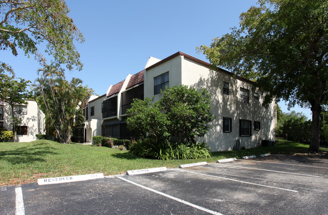 Raintree Forest in Fort Lauderdale, FL - Foto de edificio - Building Photo