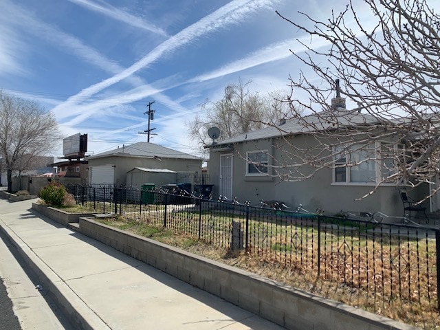 44442 Beech Ave in Lancaster, CA - Building Photo - Building Photo