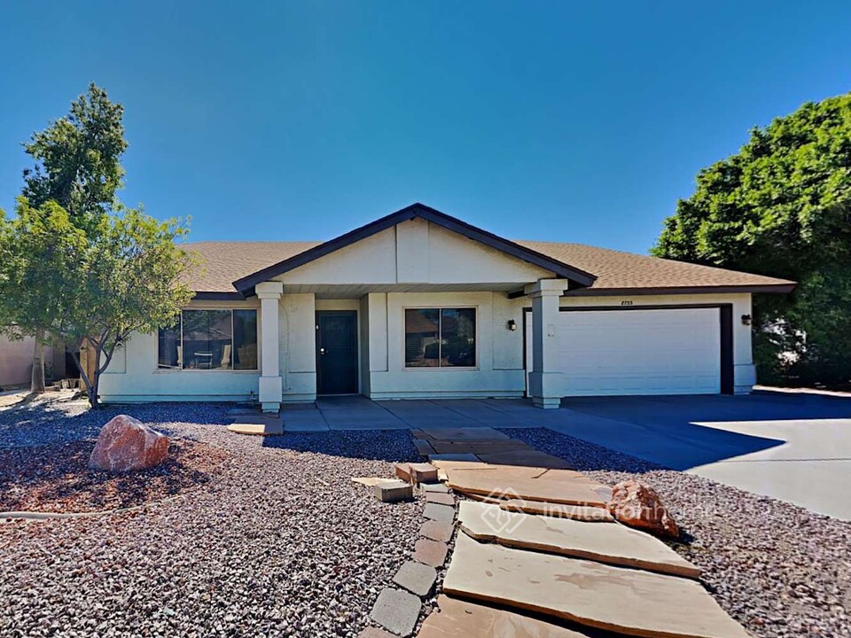 8733 W Tuckey Ln in Glendale, AZ - Building Photo