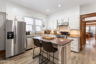 106 N Pine Ave in Albany, NY - Building Photo - Building Photo