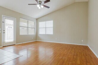 9339 E Posada Ave in Mesa, AZ - Foto de edificio - Building Photo