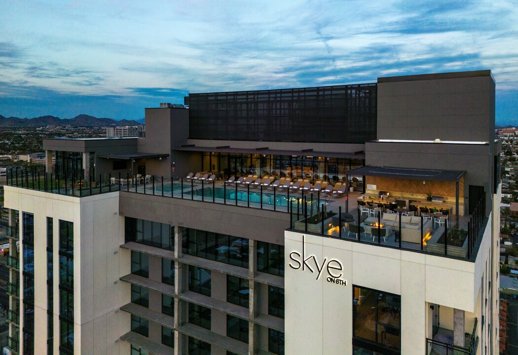 Skye on 6th in Phoenix, AZ - Foto de edificio