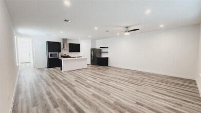 3217 Creston Gate Dr in Houston, TX - Building Photo - Building Photo