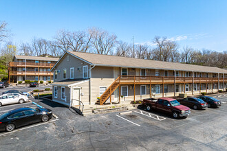 Pleasant Grove Apartments in Independence, MO - Building Photo - Building Photo