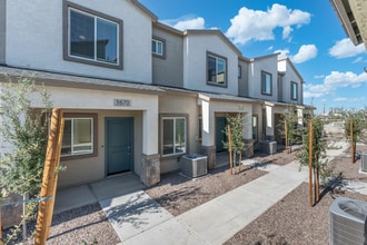 South Mountain Shadows in Phoenix, AZ - Building Photo - Building Photo