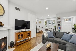 4006 Holland Ave in Dallas, TX - Building Photo