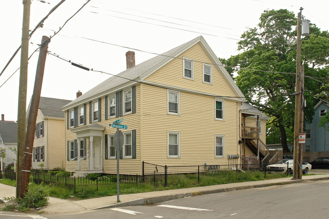 12 E Pearl St in Nashua, NH - Foto de edificio - Building Photo