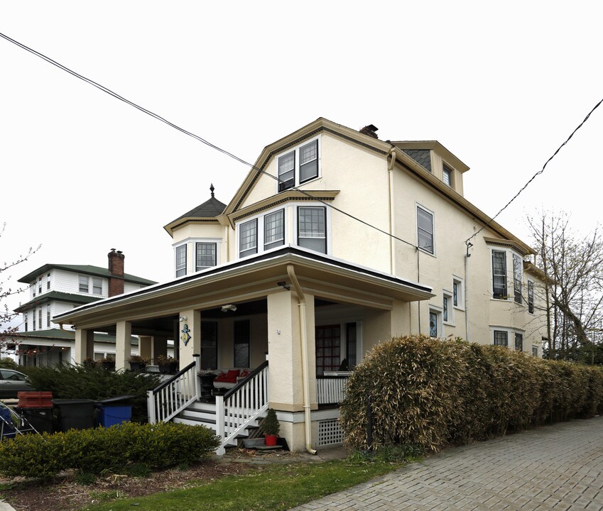 404 Asbury Ave in Asbury Park, NJ - Building Photo