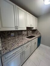 9994 S 84th Terrace in Palos Hills, IL - Building Photo - Building Photo