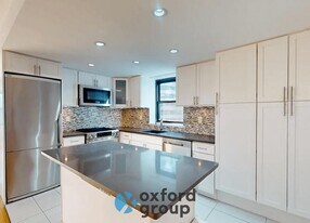 345 W 54th St in New York, NY - Building Photo