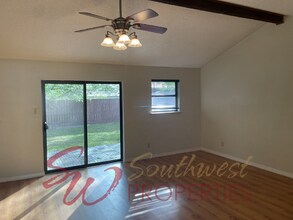 1209 N Mockingbird St in Stephenville, TX - Building Photo - Building Photo