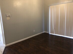 1016 Paintbrush St in Mesquite, TX - Building Photo - Building Photo