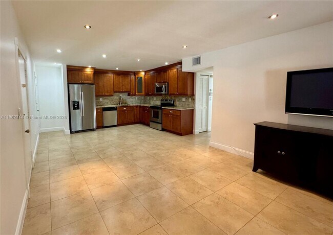 property at 10768 N Kendall Dr