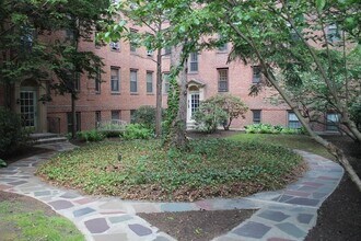 16 Ware St in Cambridge, MA - Building Photo - Building Photo