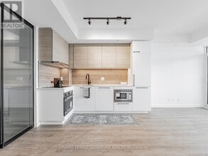 1050 Eastern Ave in Toronto, ON - Building Photo - Building Photo