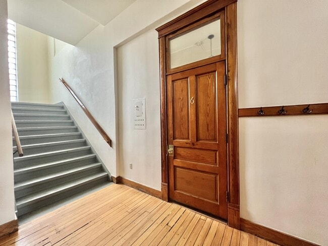 214 Wood St, Unit 6 in Belmont, WI - Building Photo - Building Photo