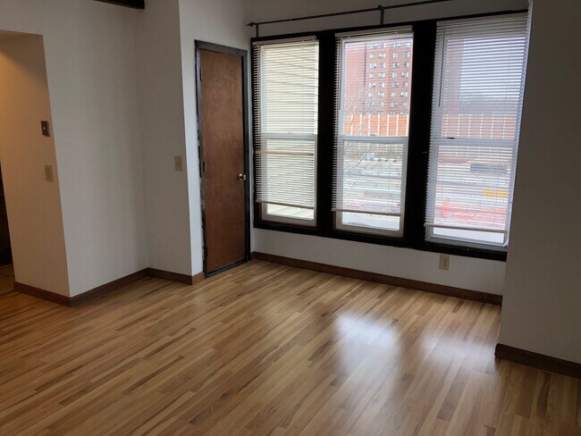 2428 4th Ave in Minneapolis, MN - Building Photo - Building Photo