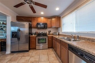 6315 Newtown Cir, Unit B3 in Tampa, FL - Building Photo - Building Photo