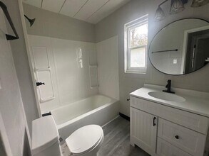 136 Brunson Ave in Columbus, OH - Building Photo - Building Photo