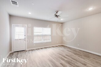 323 Niki Dr in Lewisville, TX - Building Photo - Building Photo