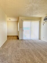 27 Scoles Ct in Sacramento, CA - Building Photo - Building Photo
