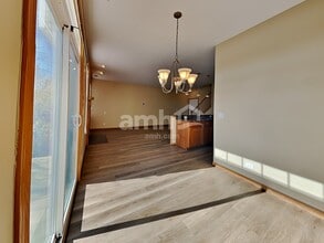 1979 Cobblestone Dr in Carpentersville, IL - Building Photo - Building Photo