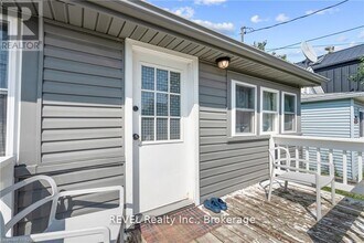 3842 Roxborough Ave in Fort Erie, ON - Building Photo - Building Photo