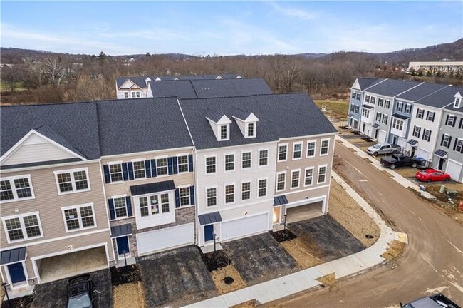 135 Affinity Dr in Harmony, PA - Building Photo - Building Photo