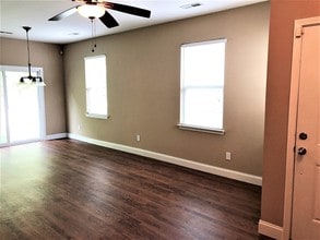 8824 Shadowglen Dr in North Charleston, SC - Foto de edificio - Building Photo